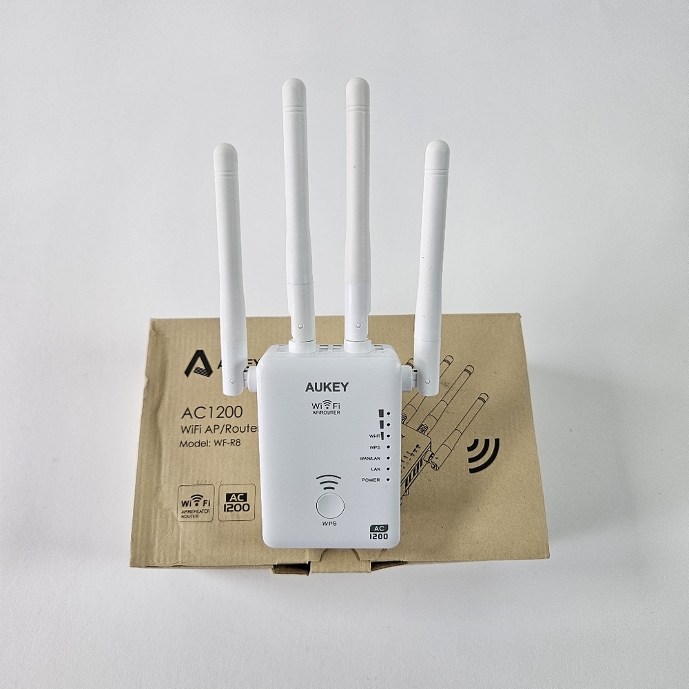 Aukey AC1200 Dual Band Wireless Adapter WF-R8 Router Repeater - Picture 6 of 12